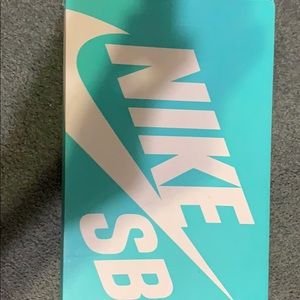 Nike SB supreme
